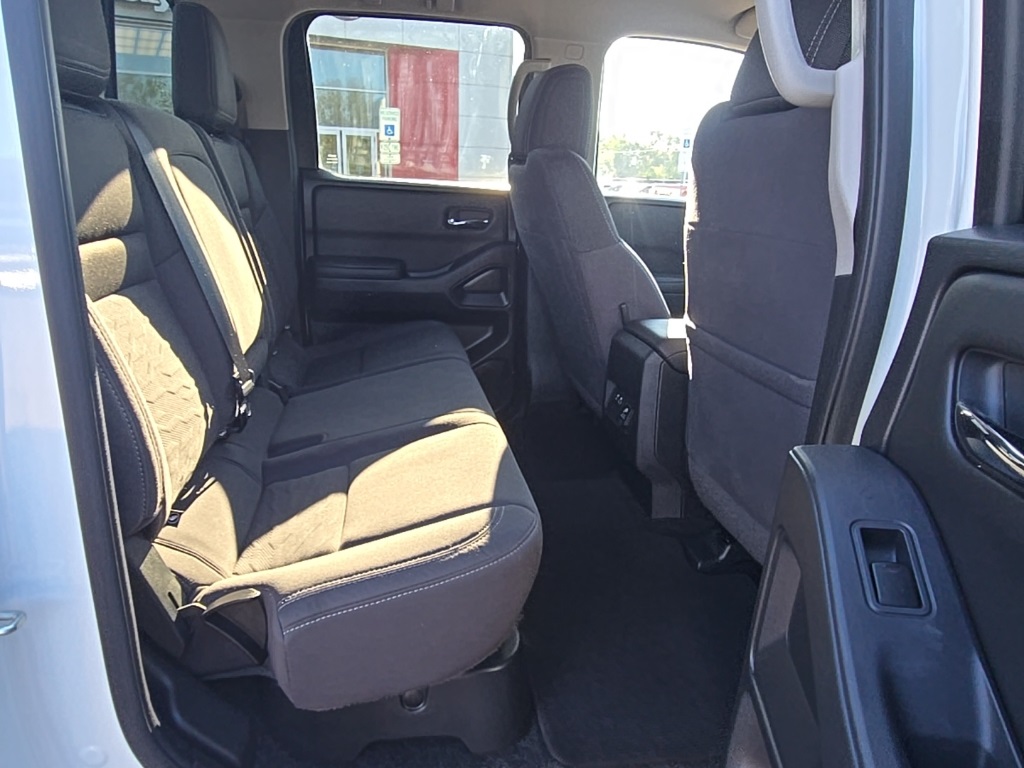 2023 Nissan Frontier SV photo 23