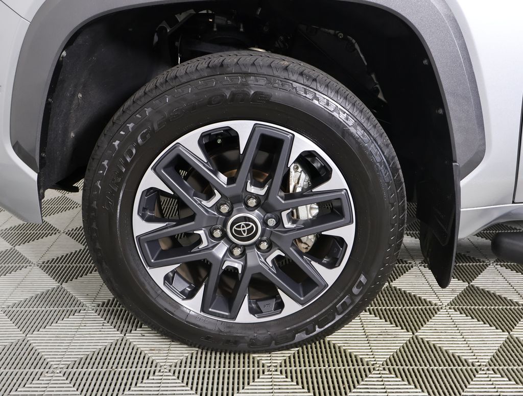 2022 Toyota Tundra Limited photo 5