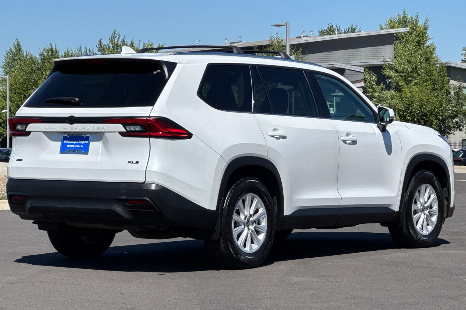 2024 Toyota Grand Highlander XLE photo 3