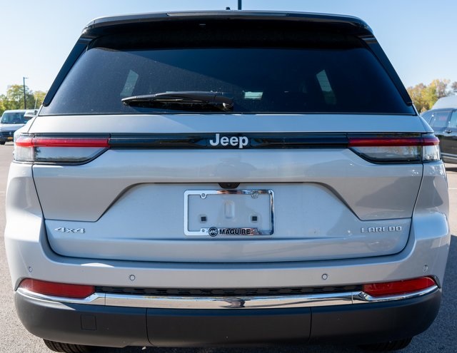 2025 Jeep Grand Cherokee Laredo X photo 2