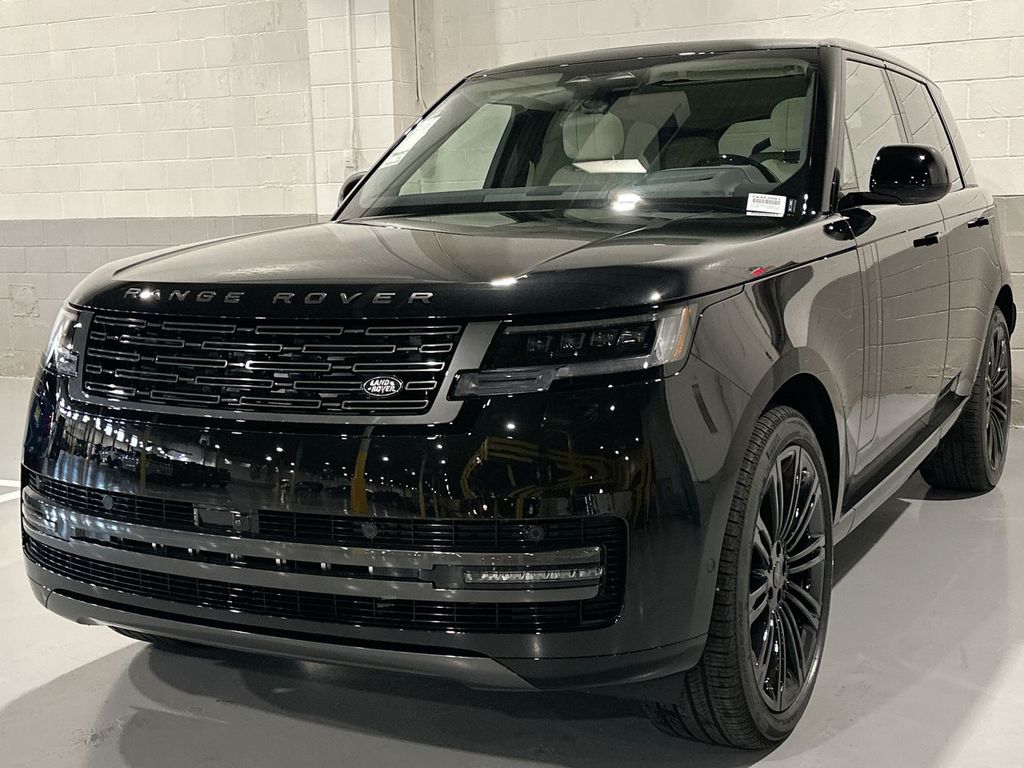 2026 Land Rover Range Rover SE's photo