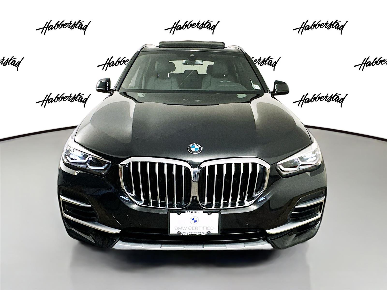 Certified Used 2022 Black Sapphire Metallic BMW xDrive40i image 2
