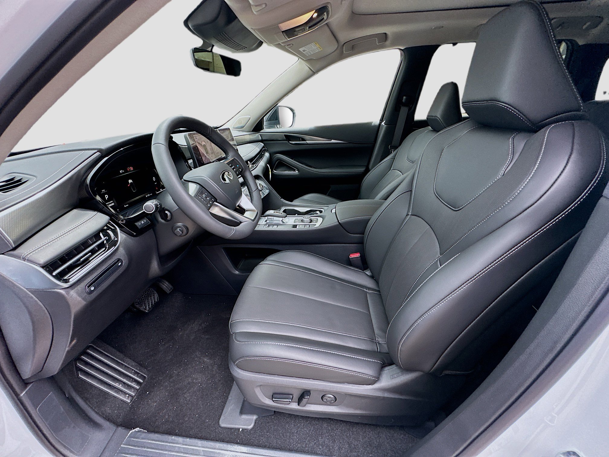 2026 Infiniti QX60 Luxe photo 14