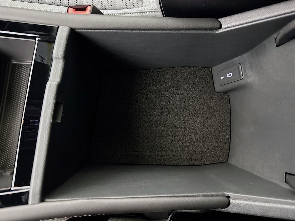 2025 Volkswagen Atlas Cross Sport SEL R-Line photo 33