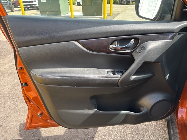 2019 Nissan Rogue SV photo 7