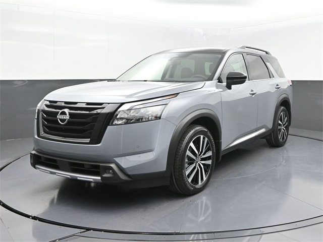 2025 Nissan Pathfinder Platinum's photo