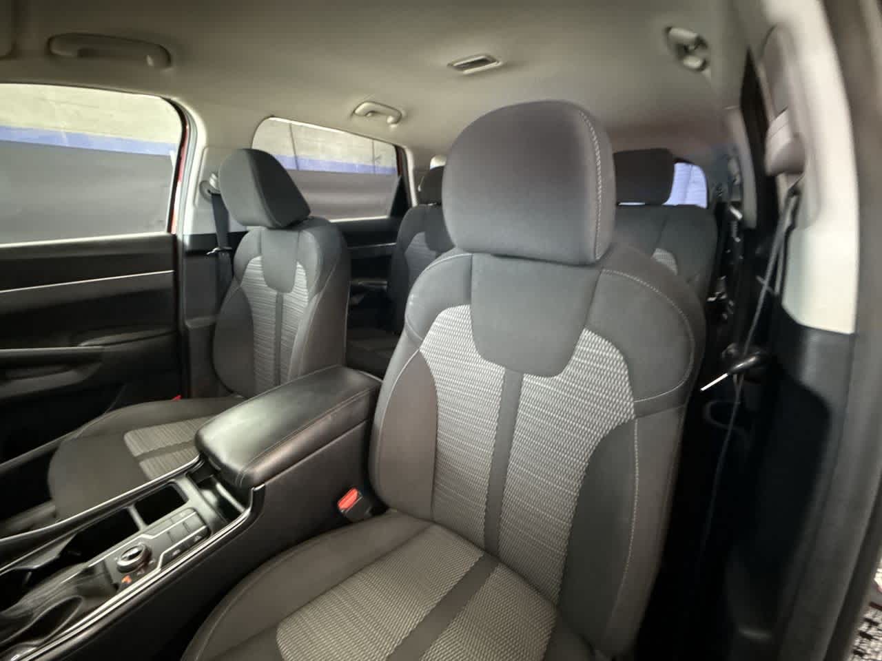 2023 Kia Sorento LX photo 12