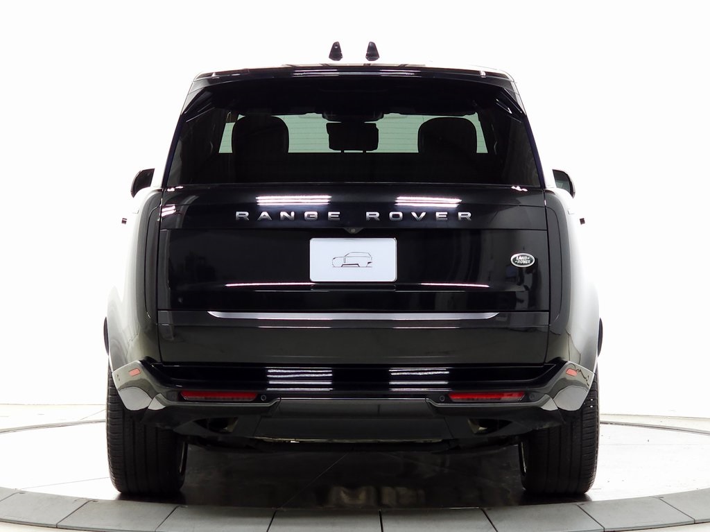 2023 Land Rover Range Rover SE photo 3