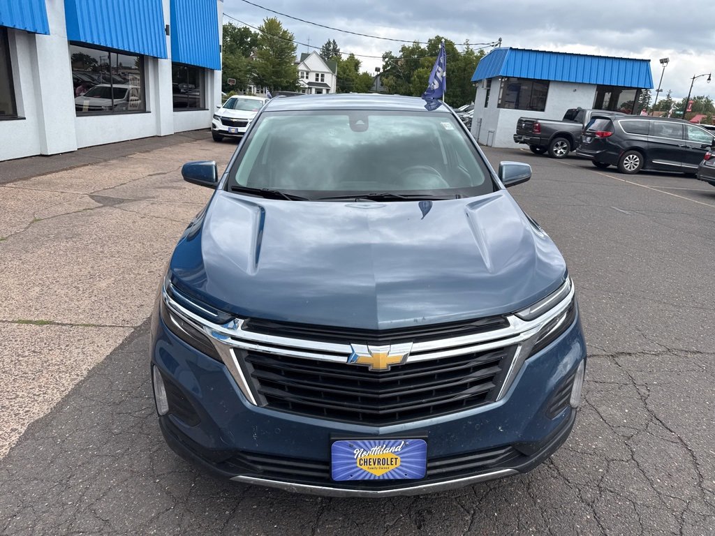 2024 Chevrolet Equinox LT photo 3