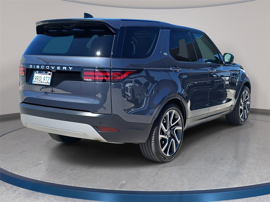 2025 Land Rover Discovery S photo 4