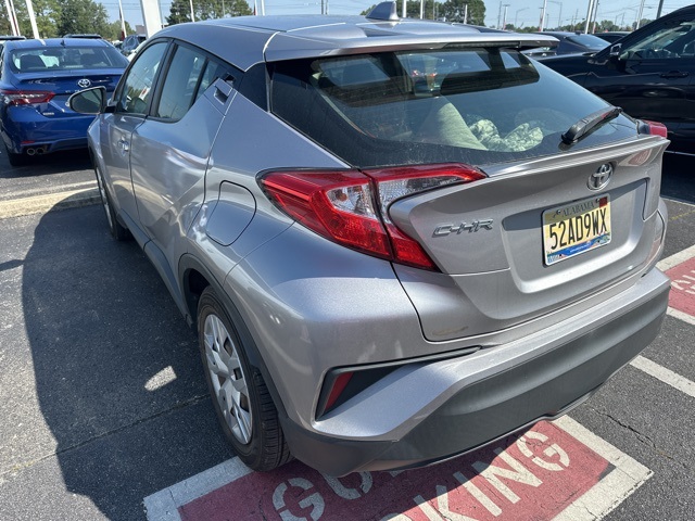 2020 Toyota C-HR LE photo 4