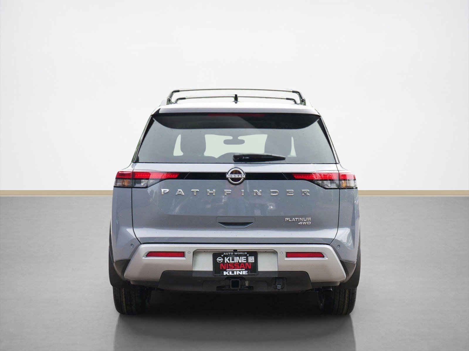 2025 Nissan Pathfinder Platinum photo 3