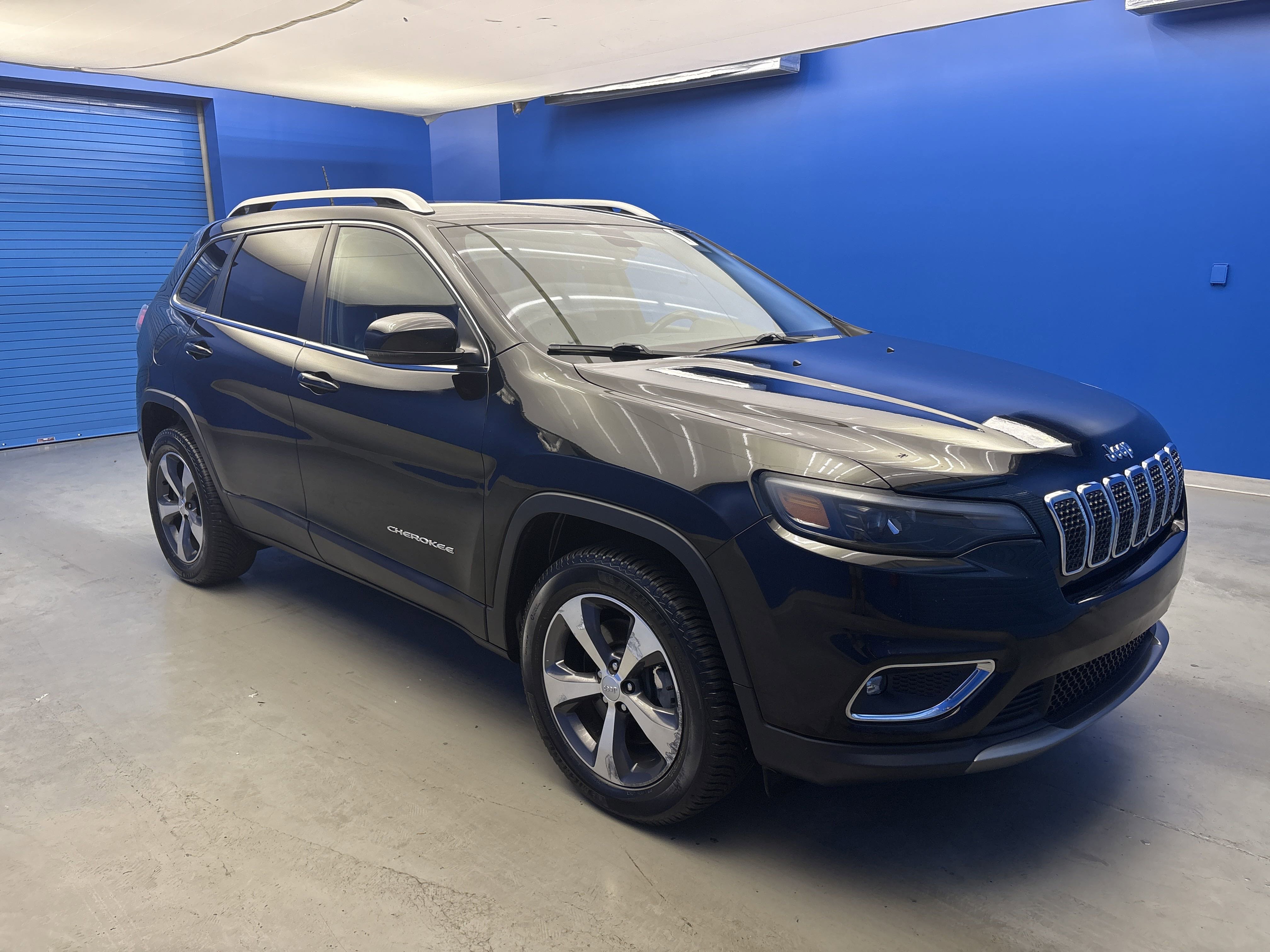 2019 Jeep Cherokee Limited photo 2