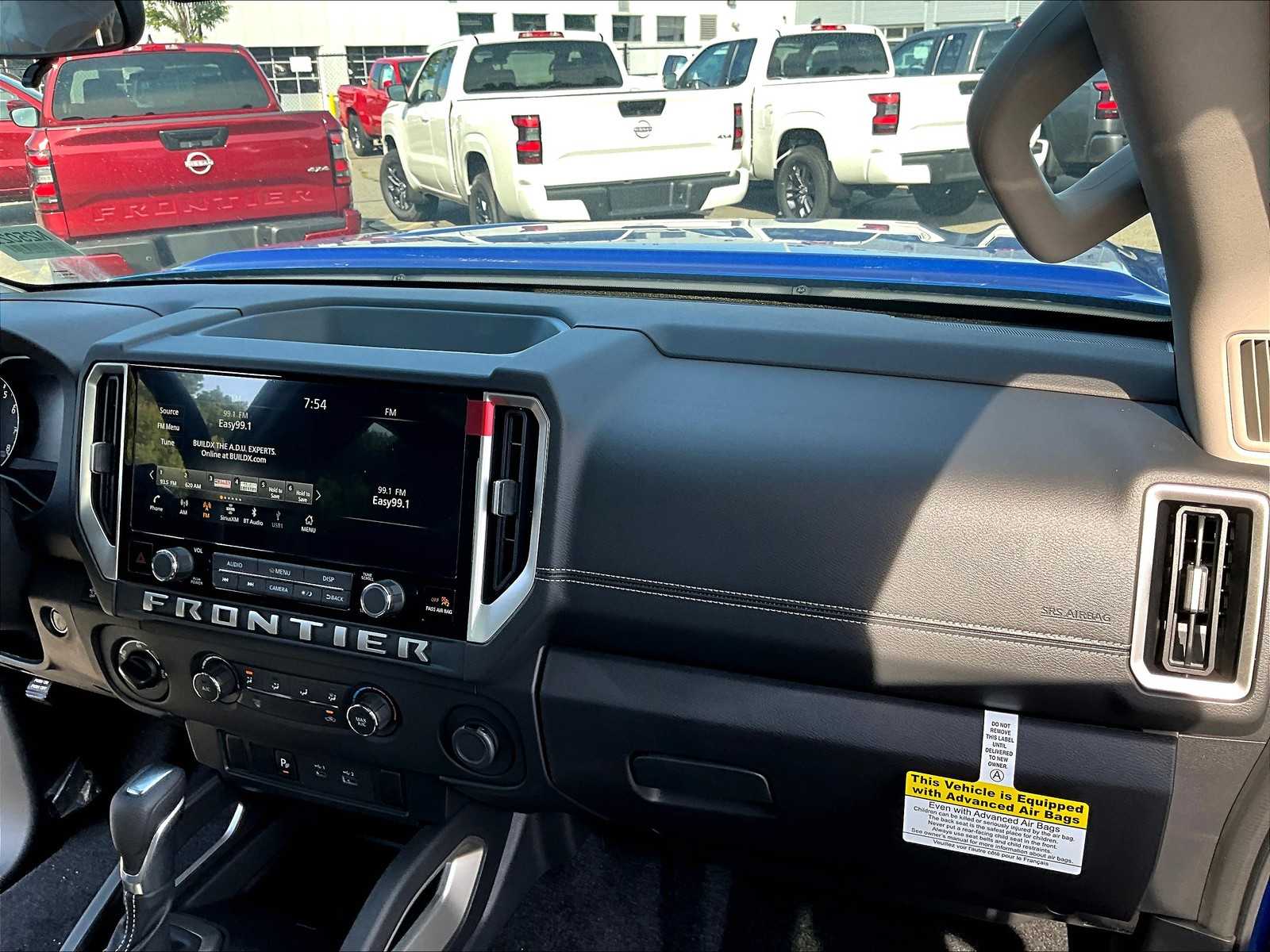 2025 Nissan Frontier SV photo 11