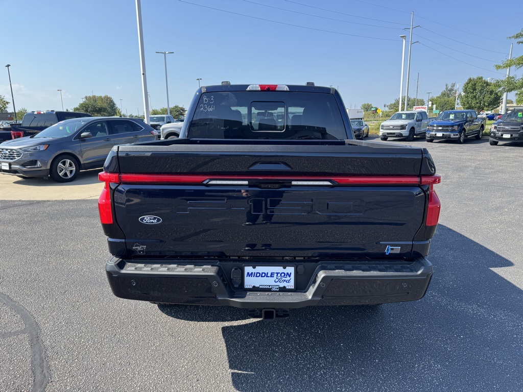 2025 Ford F-150 Lightning Lariat photo 4