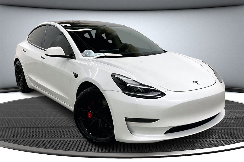 2022 Tesla Model 3 Performance's photo