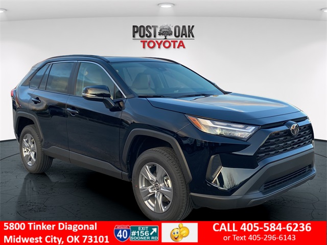 2025 Toyota RAV4 XLE's photo