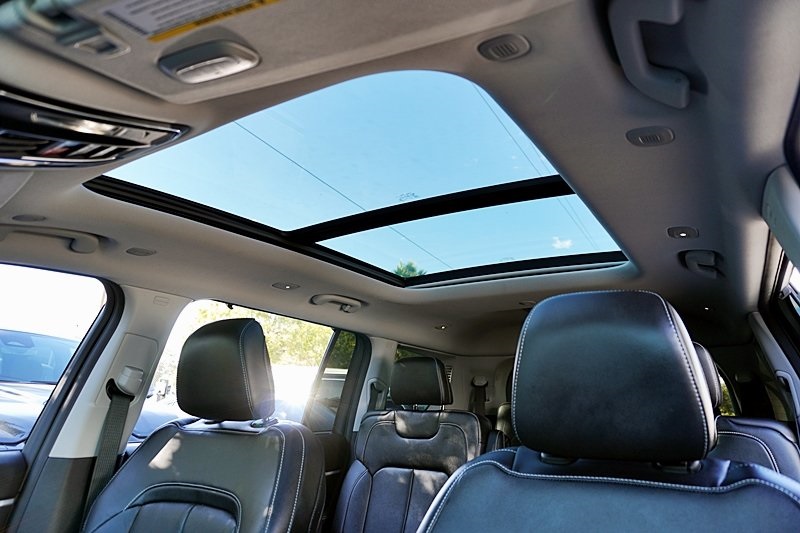 Used 2023 White Jeep Limited image 15