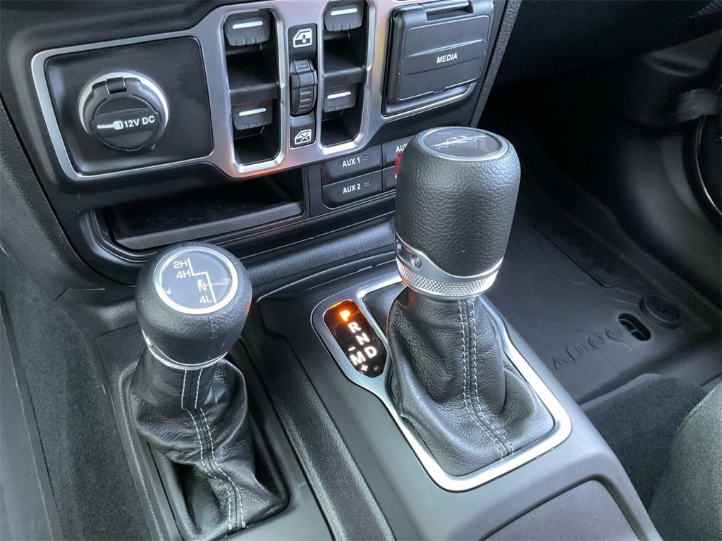 2025 Jeep Gladiator Sport S photo 32