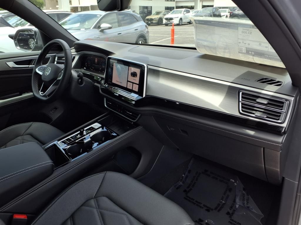 2025 Volkswagen Atlas Cross Sport SE Technology photo 17