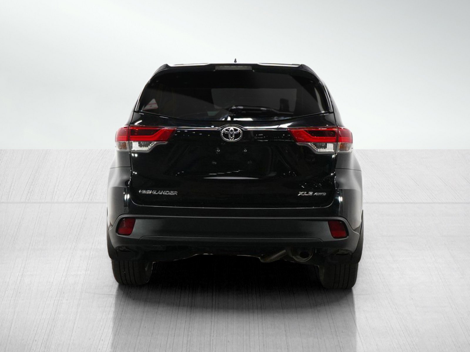 2017 Toyota Highlander XLE photo 2