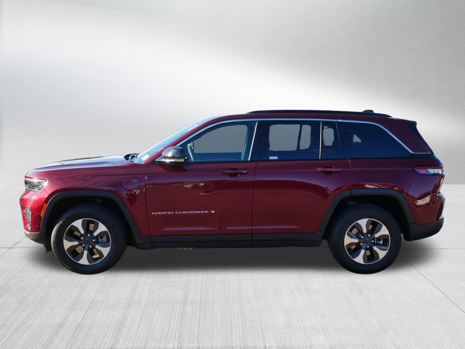 2024 Jeep Cherokee Limited 4xe photo 4
