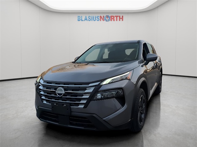 2024 Nissan Rogue SV's photo