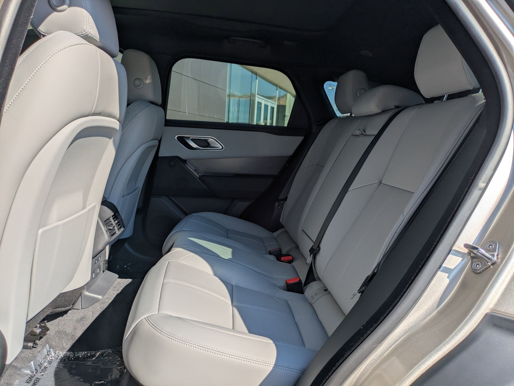 2026 Land Rover Range Rover Velar S photo 14