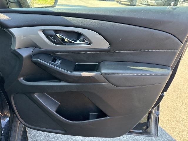 2022 Chevrolet Traverse Leather photo 15