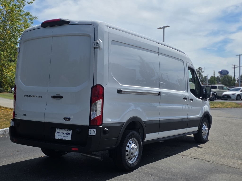 2025 Ford Transit photo 4