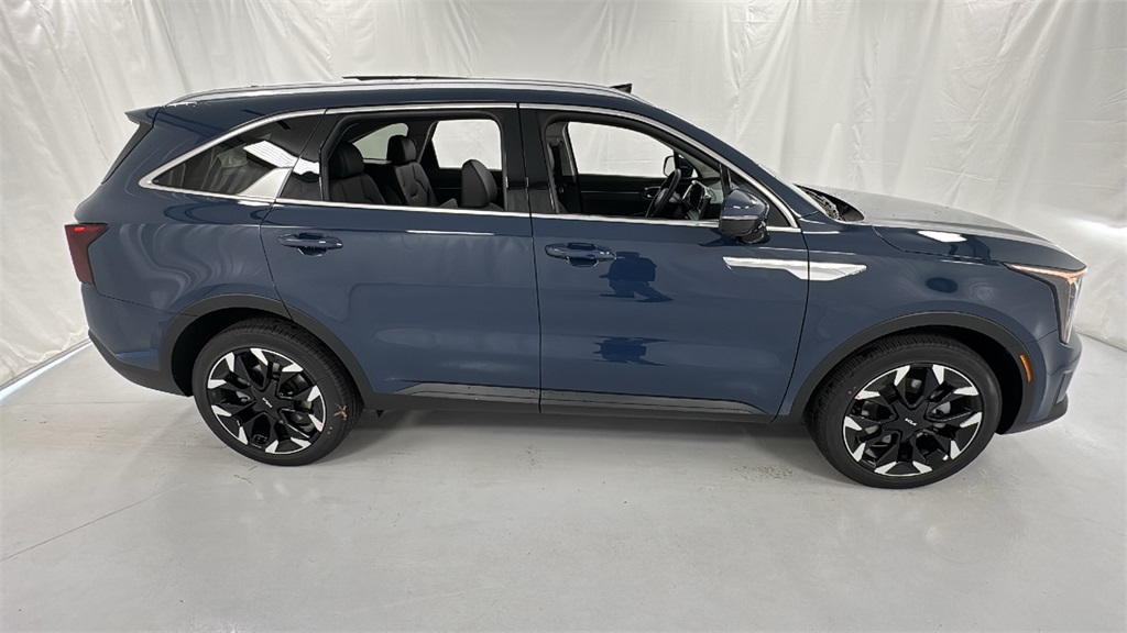 2025 Kia Sorento EX photo 2