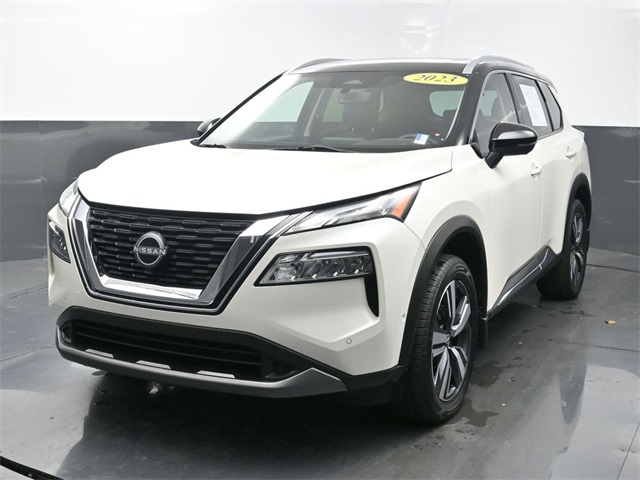 2023 Nissan Rogue SL's photo