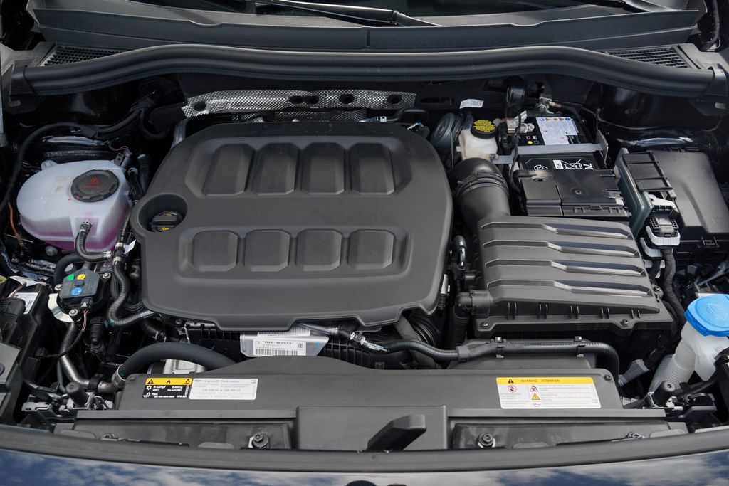 2025 Volkswagen Tiguan S photo 2