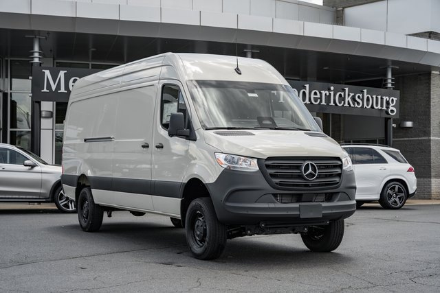 2025 Mercedes-Benz Sprinter Cargo Van Base's photo