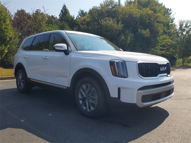 2025 Kia Telluride LX photo 3