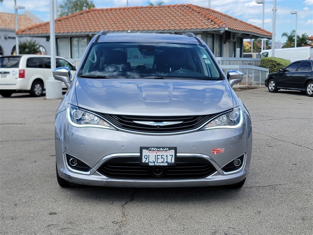 2018 Chrysler Pacifica Hybrid Limited photo 2