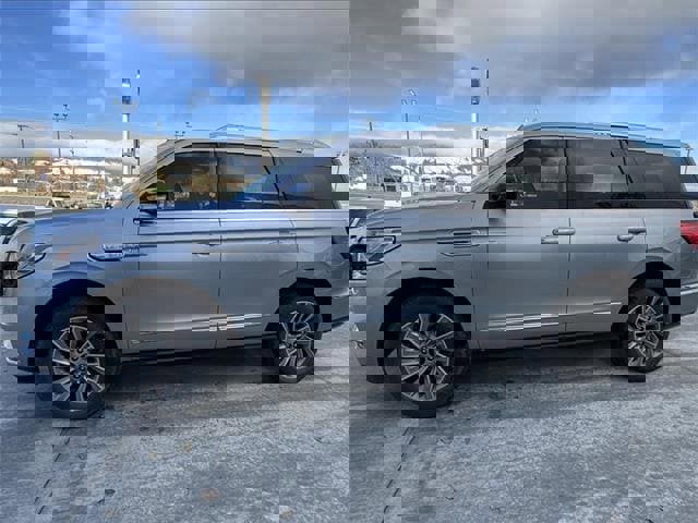 2020 Lincoln Navigator Standard photo 4