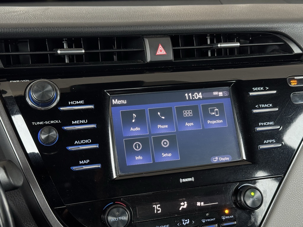 2020 Toyota Camry SE photo 28