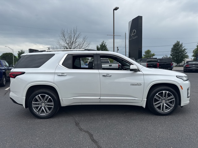 2023 Chevrolet Traverse High Country photo 2