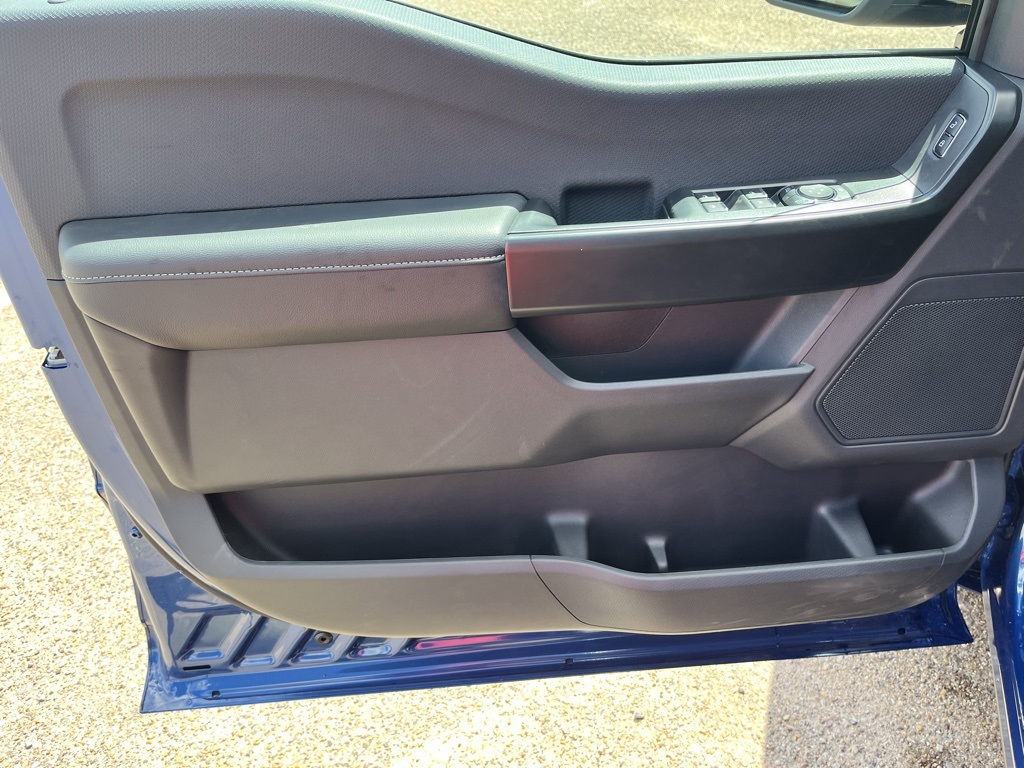 2025 Ford F-150 STX photo 17