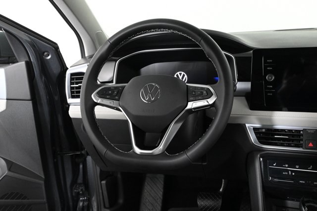 2025 Volkswagen Taos SE photo 3