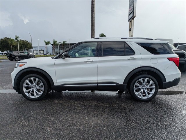 2022 Ford Explorer Platinum photo 4