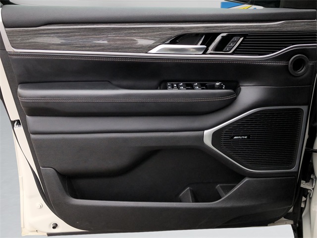 2022 Jeep Wagoneer Series III photo 11