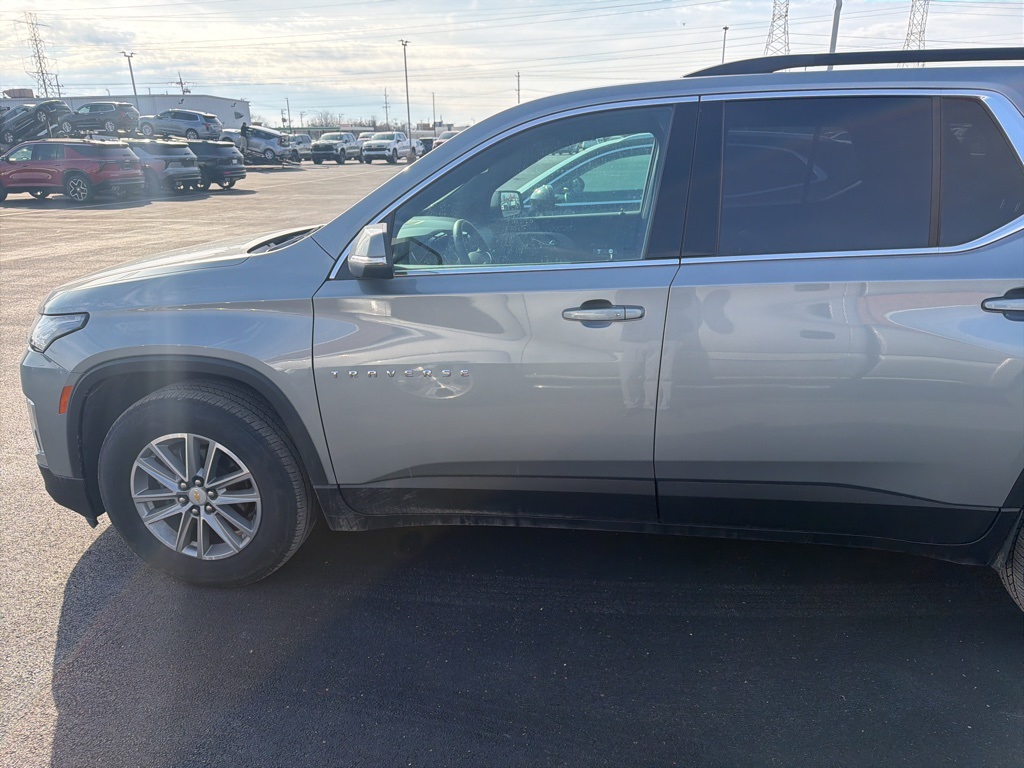 2023 CHEVROLET TRAVERSE - Image 2