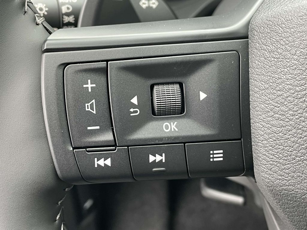 2026 Nissan Rogue SV photo 11