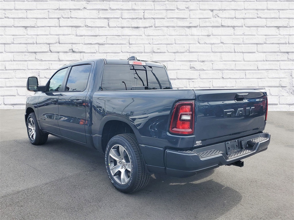 2025 Ram 1500 Tradesman photo 3