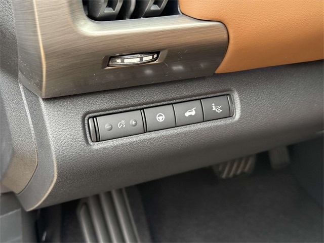 2025 Nissan Pathfinder Platinum photo 31