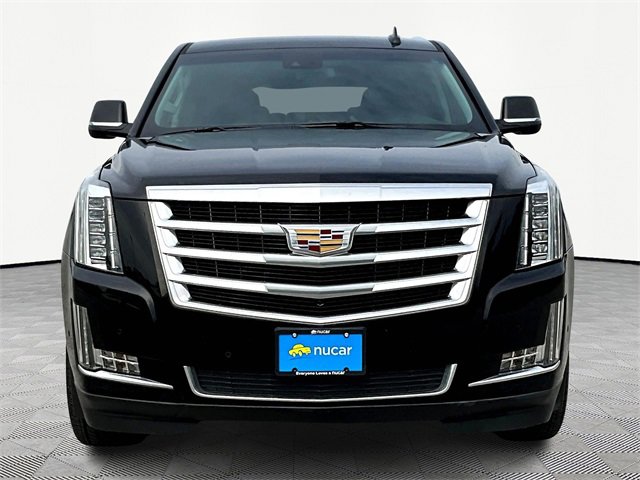 2019 Cadillac Escalade Luxury photo 2