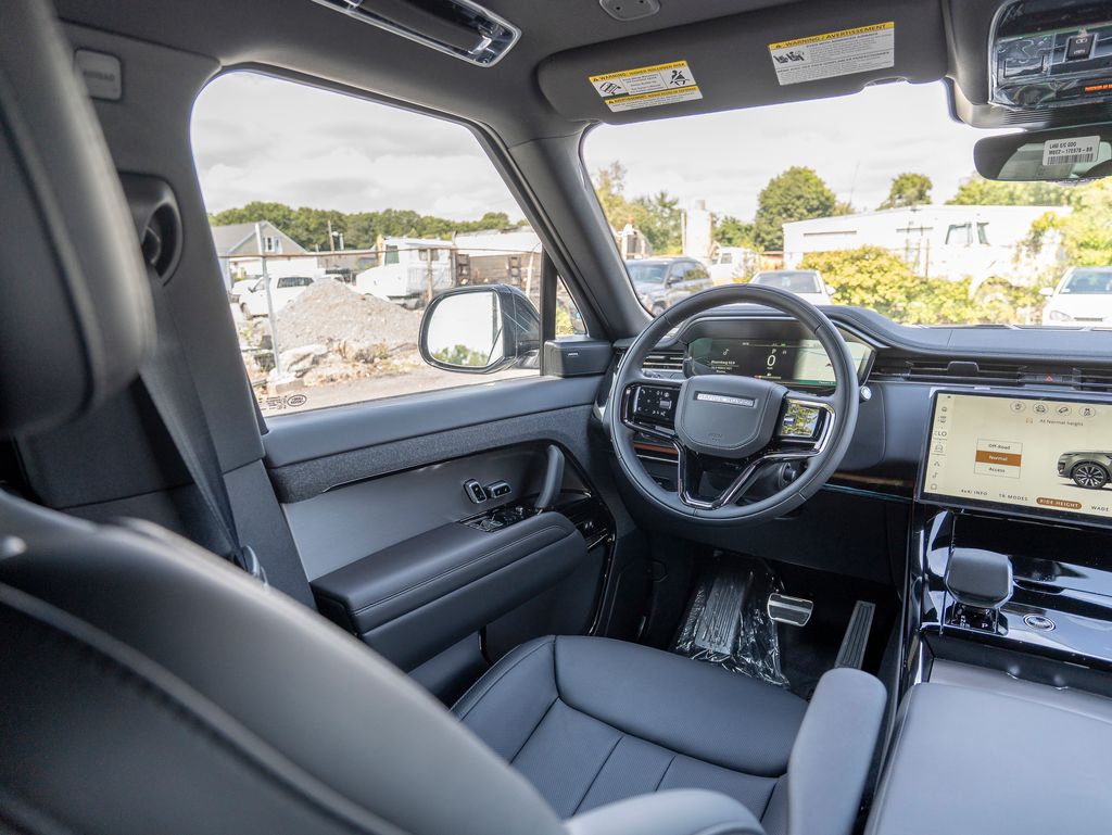 2025 Land Rover Range Rover Sport SE photo 18