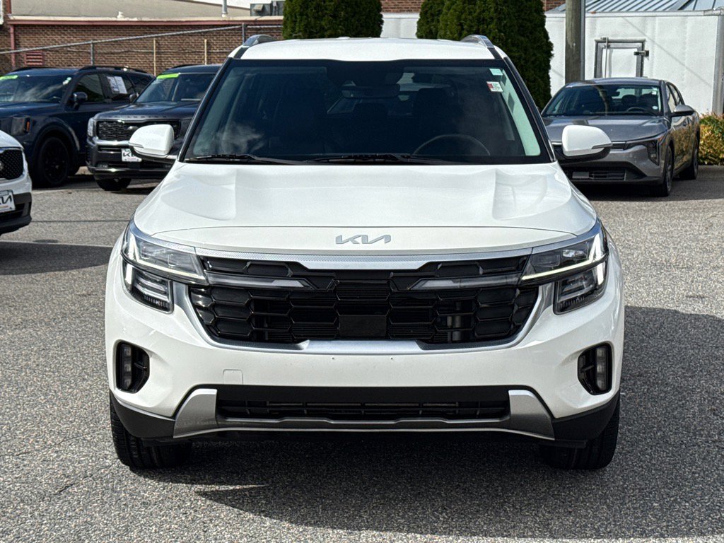 2024 Kia Seltos SX photo 2
